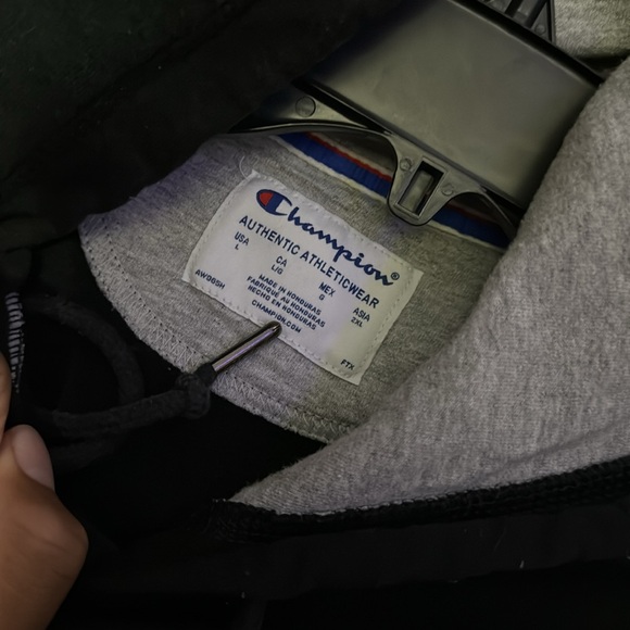 Champion hoodie Send offer - Picture 3 of 3